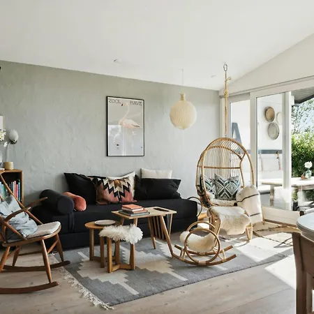 Island Weekend With Pastels And View * Bogentved