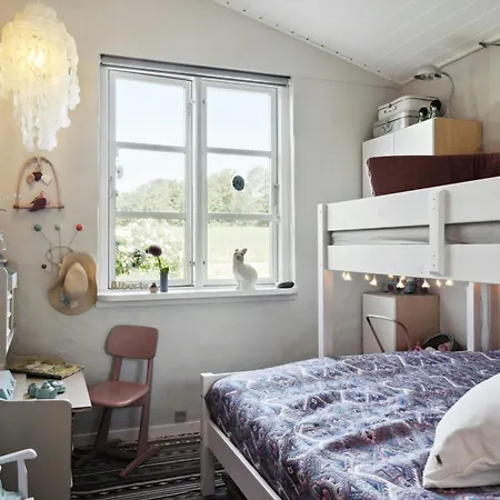 Island Weekend With Pastels And View *