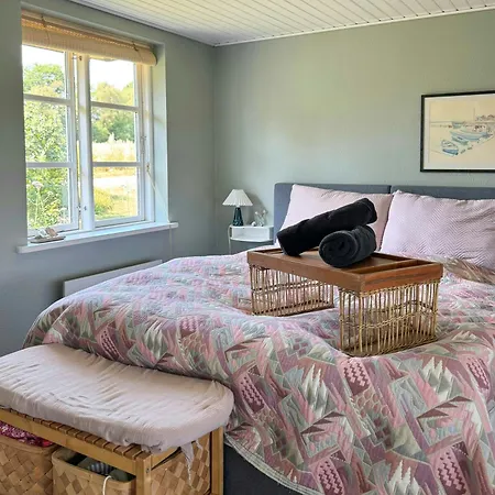 Island Weekend With Pastels And View *